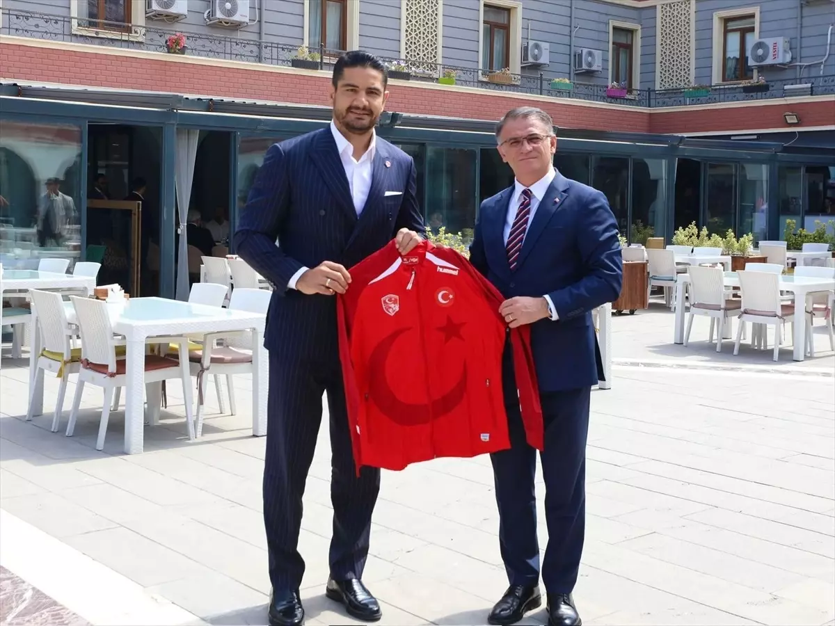 Taha Akgül'den Van'da Güreş Eğitimi Müjdesi