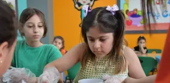 Batman'da Öğrenciler Yaşam Becerileri Atölyesi ile Yiyecek Hazırlamayı Öğreniyor