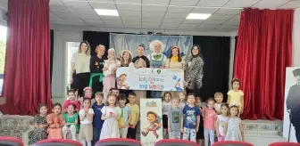 Tekkeköy'de Veliler Tiyatroda Sevgi ve Saygıyı Sahneliyor