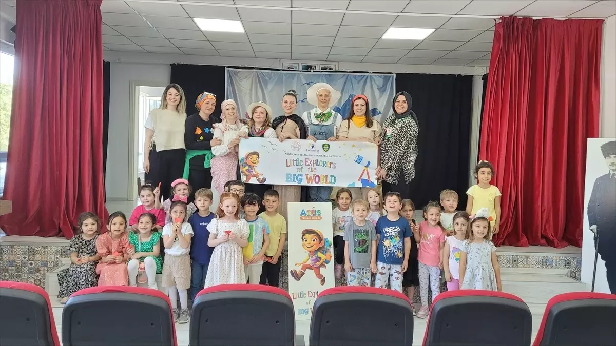 Tekkeköy'de Veliler Tiyatroda Sevgi ve Saygıyı Sahneliyor