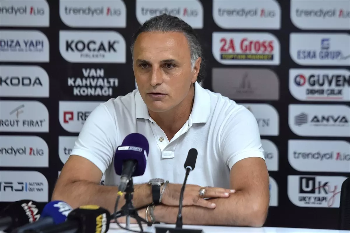 İmaj Altyapı Vanspor Maçında Kutlu'dan Oyunculara Teşekkür