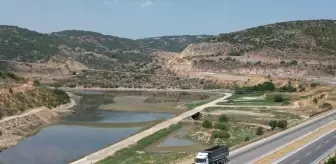 İnegöl'de Su Tutmayan Gölet Tarımsal Üretime Kazandırıldı