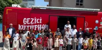 Bursa'da Roman Öğrenciler İçin Gezici Kütüphane Etkinliği Düzenlendi