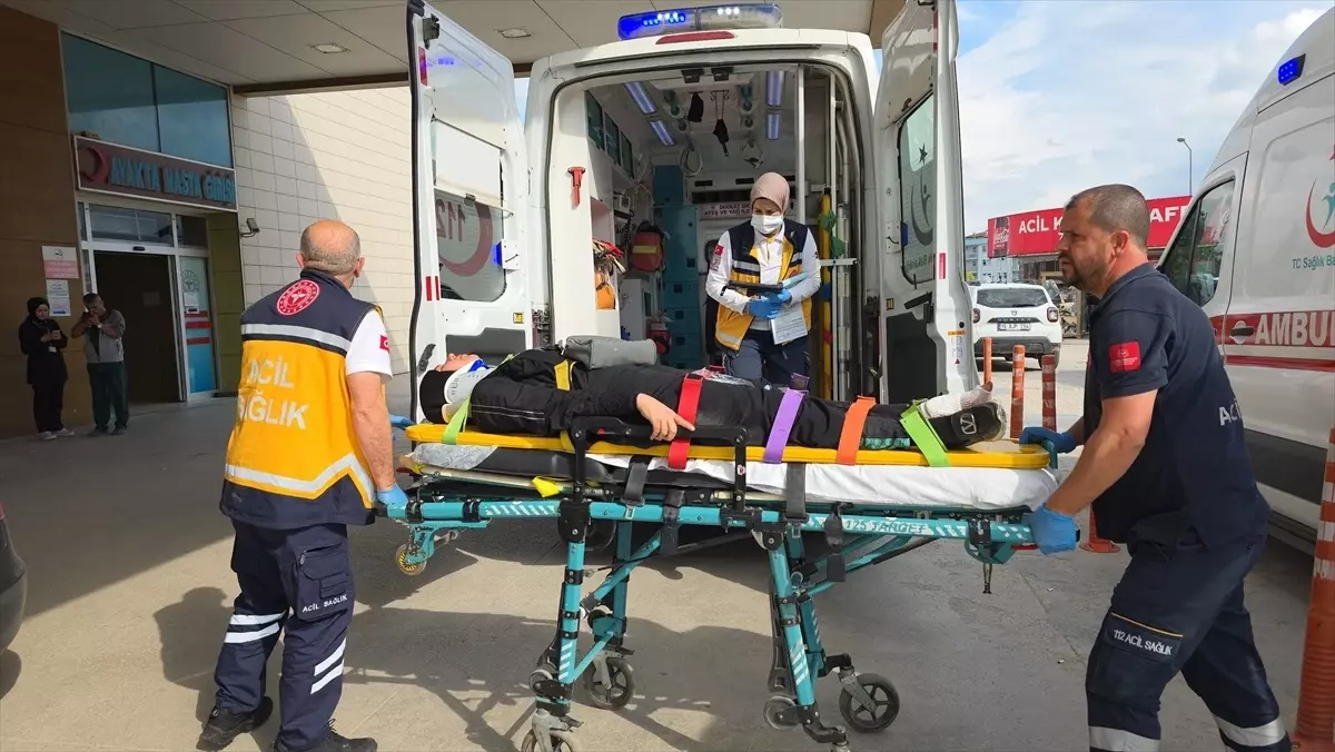 Bursa'da Trafik Kazası: 3 Yaralı