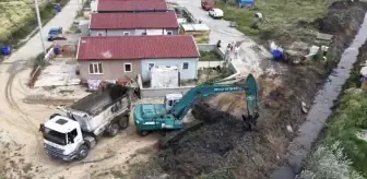 İpsala'da Atık Su Drenaj Kanalı Temizliği Gerçekleştirildi
