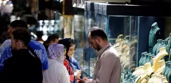 İran'da Döviz ve Altın Fiyatları Rekor Seviyelere Ulaştı