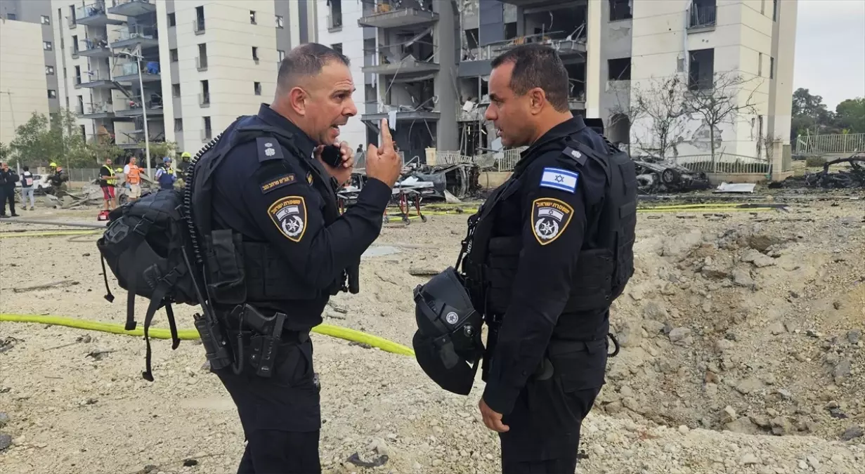İran'dan İsrail'in Birüssebi Kentine Füze Saldırısı