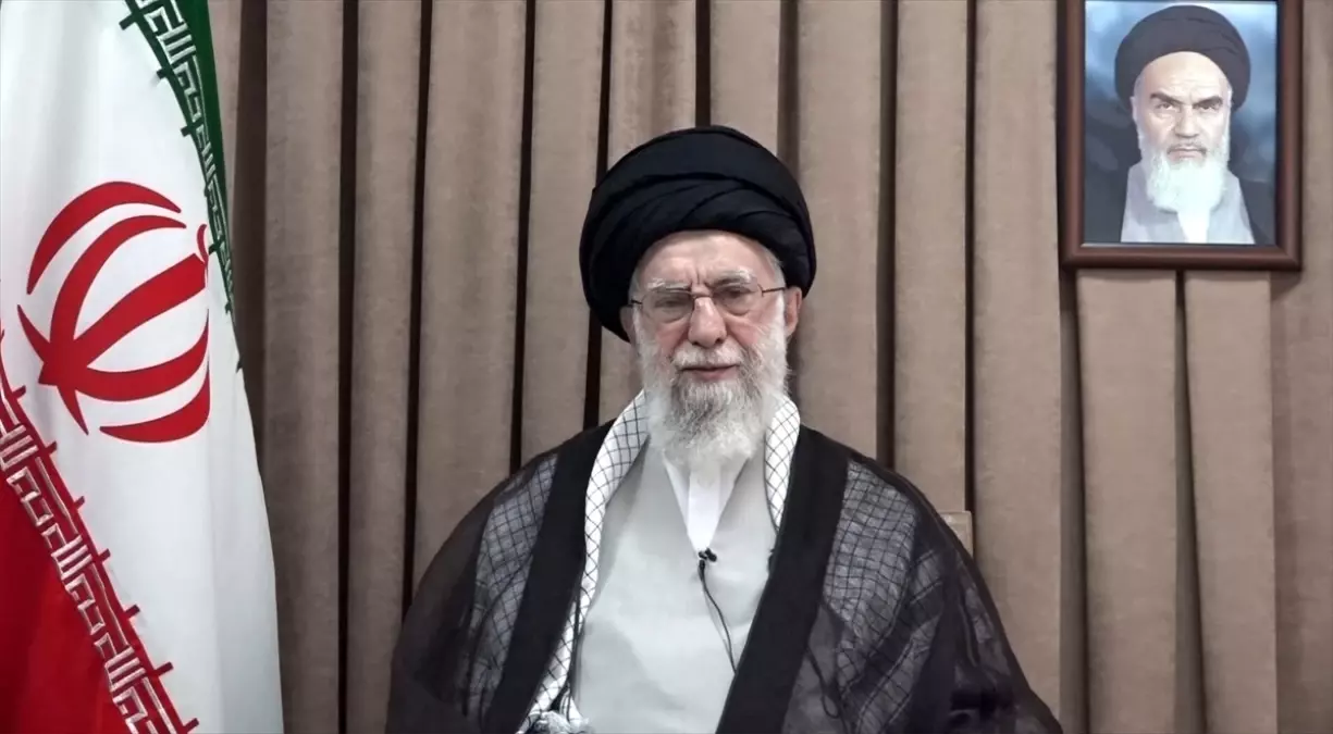 Hamaney'den ABD'ye Küçümseyen Mesaj: Askeri Müdahale Telafisi Mümkün Olmayan Hasar Yaratır
