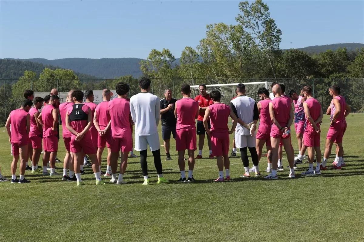 Traktör Futbol Takımı Yeni Sezon Hazırlıklarını Bolu'da Sürdürüyor
