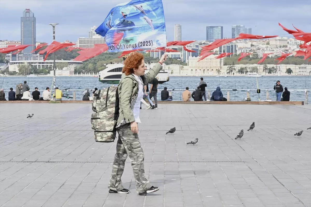 İranlı Doktora Öğrencisi Somayeh Moghadam, Gazze İçin İstanbul'dan Kudüs'e Yürüyüş Başlattı