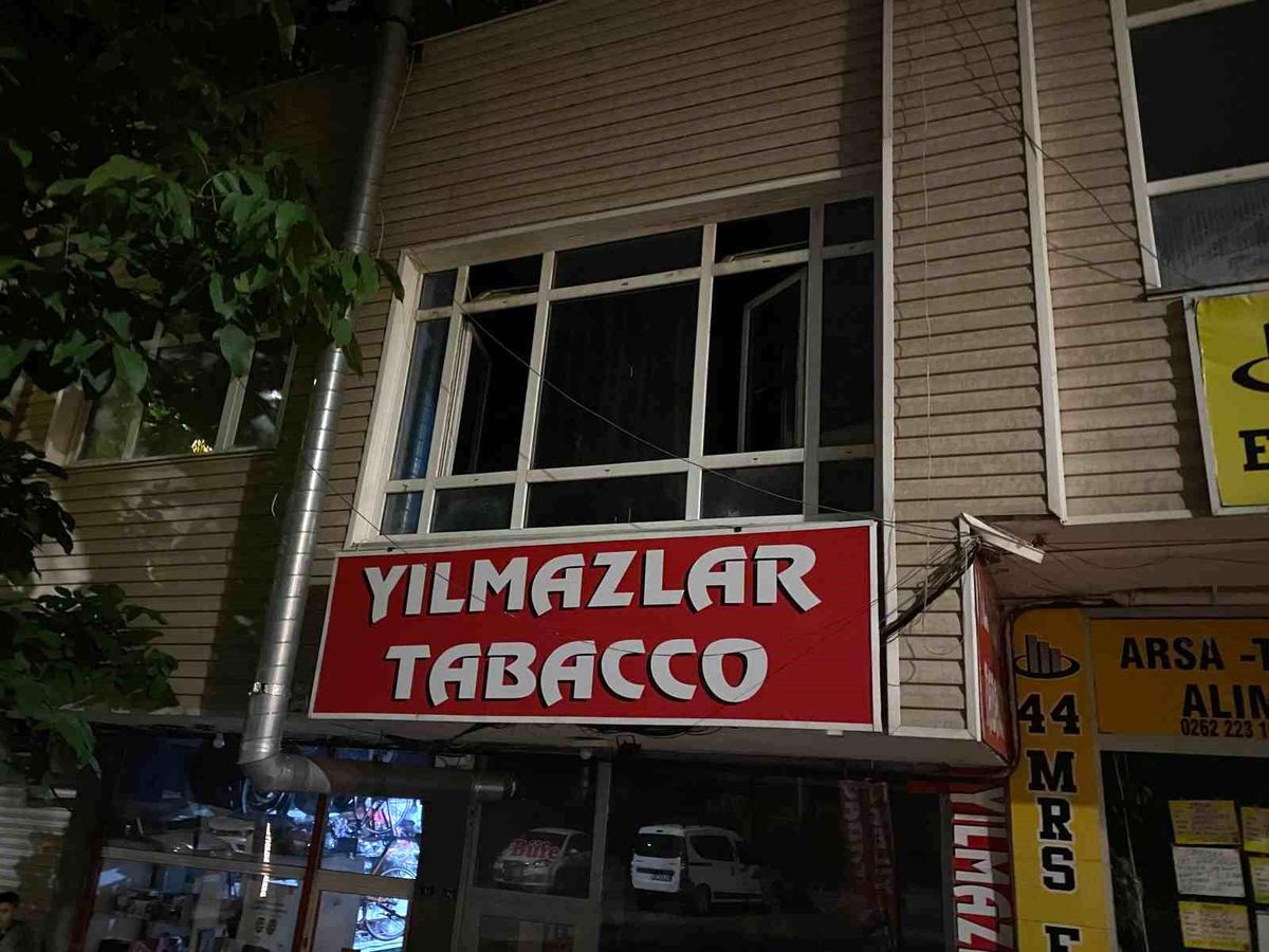 Kocaeli'de Alkolün Ardından Camdan Düşen Adam Ağır Yaralandı