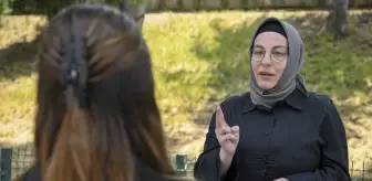 Ankara Adliyesi'nde İşitme Engellilere Köprü Oluyor