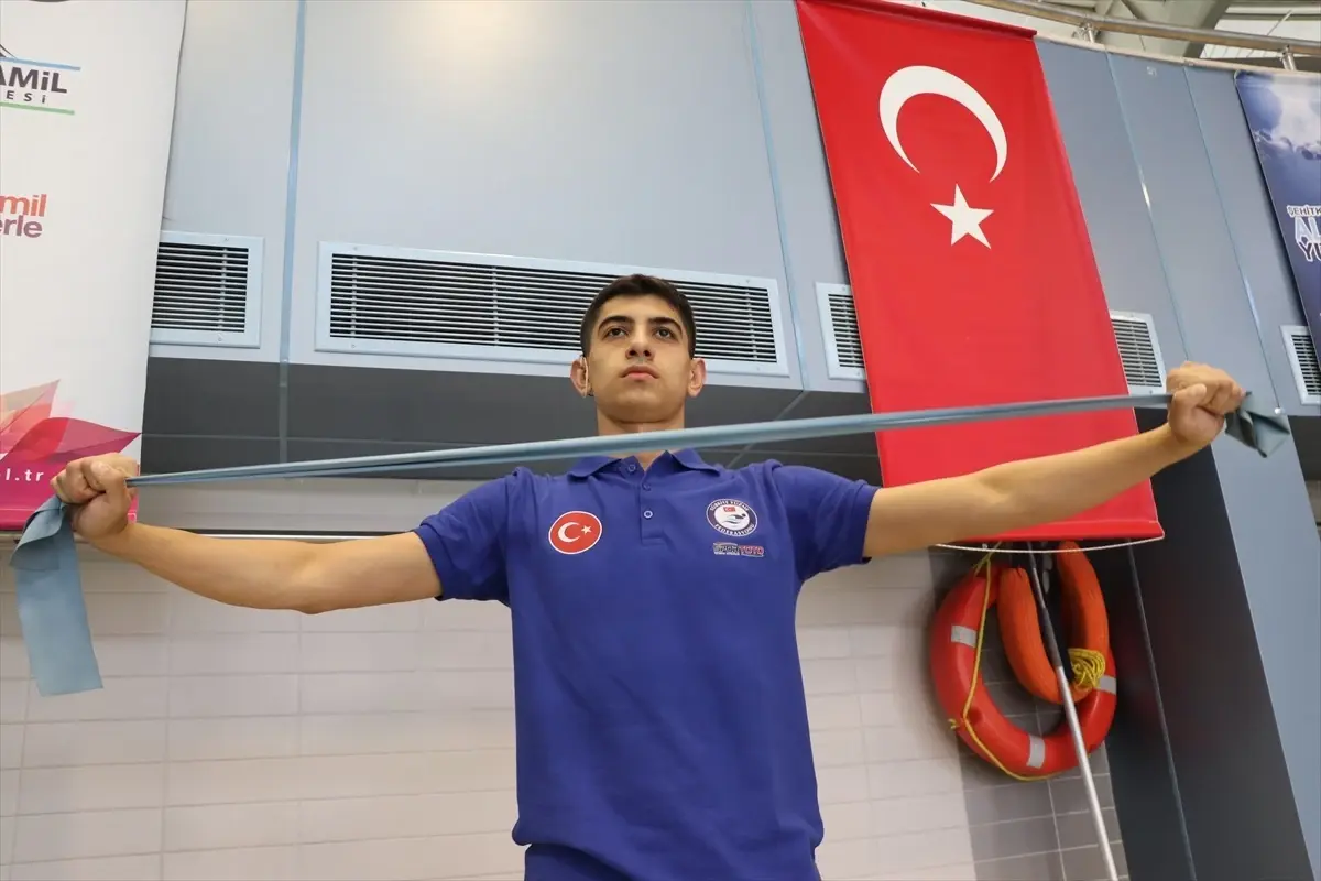 İşitme engelli milli yüzücü olimpiyatlarda 'ses' getirmek istiyor