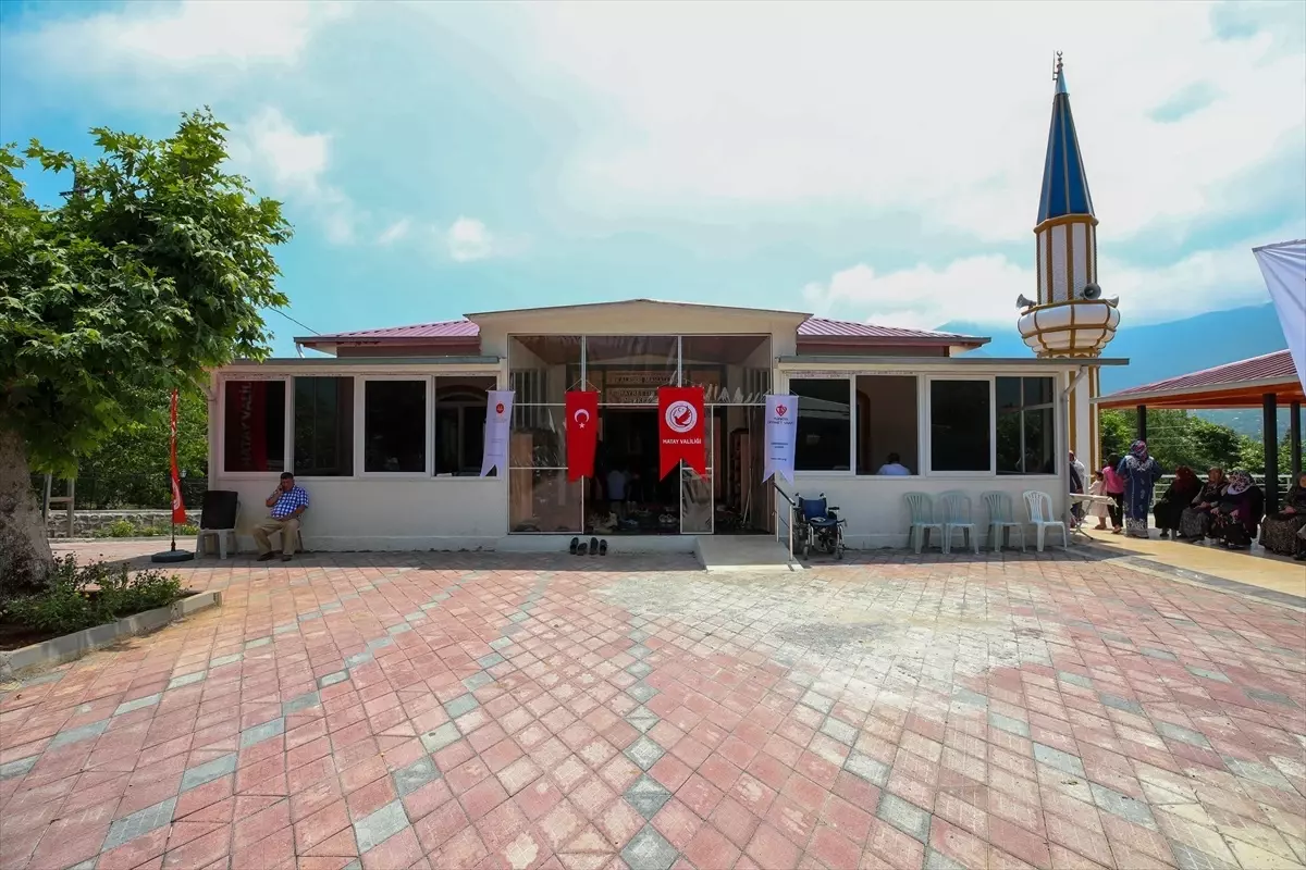 İskenderun'da Depremde Yıkılan Cami Yeniden İbadete Açıldı