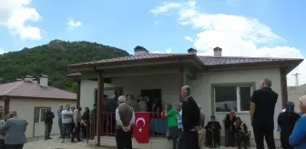 İslahiye'de 18 köy tipi kalıcı konutun anahtarları hak sahiplerine teslim edildi
