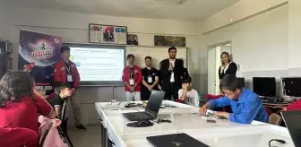Isparta Aksu'da ortaokul öğrencilerine robotik kodlama eğitimi verildi