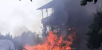 Yalvaç'ta Depoda Çıkan Yangın Evi Sıçradı