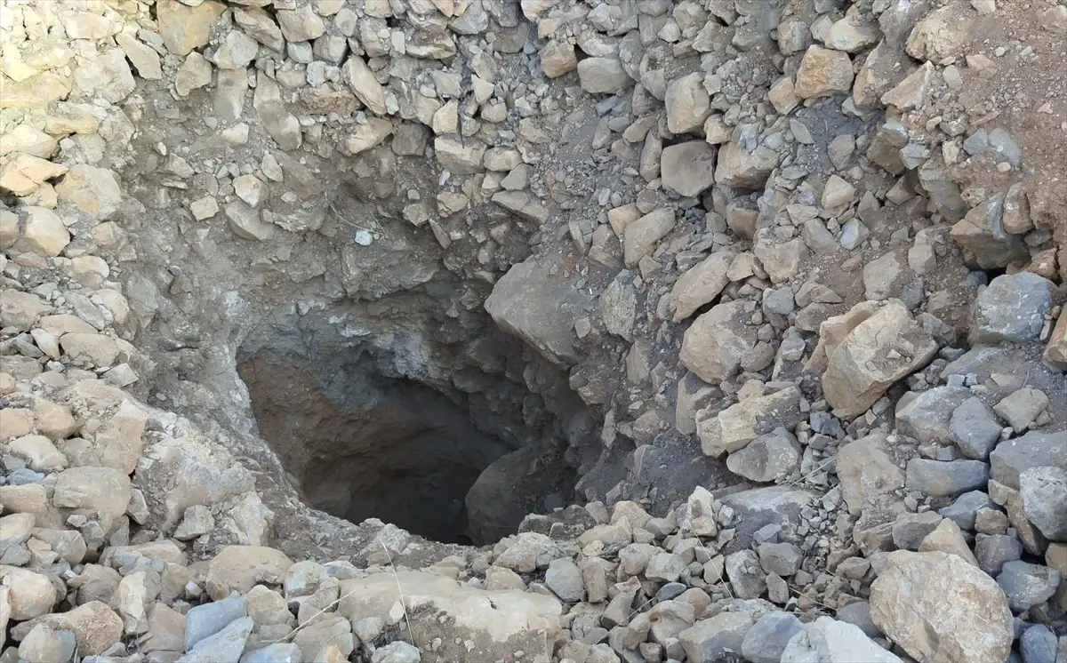 Isparta Eğirdir'de Kaçak Kazı Yapan 4 Şüpheli Gözaltına Alındı