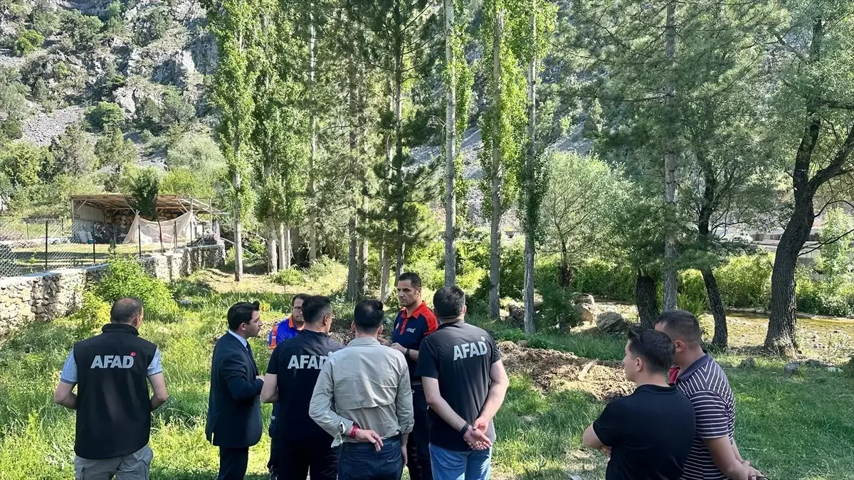 Isparta'da Kayalıklardan Düşen Emekli Polis Hayatını Kaybetti