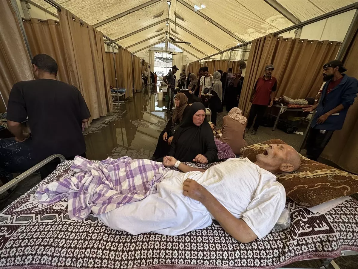 Gazze'deki Nasır Hastanesi Kanalizasyon Suları ile Tıkandı