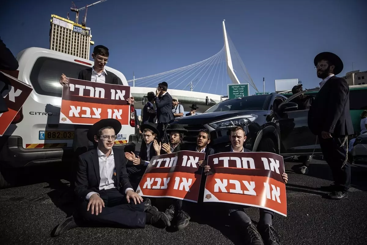 İsrail'de Ultra-Ortodoks Yahudilerden Askerlik Protestosu