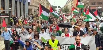 İsveç'te Filistin Destekçileri Gazze'ye Sessiz Kalan Hükümeti Protesto Etti