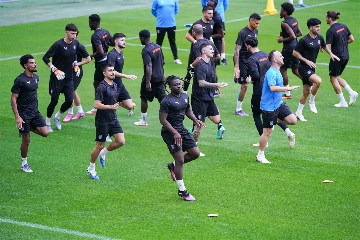 Başakşehir, Craiova ile Maç Öncesi Hazırlıklarını Tamamladı