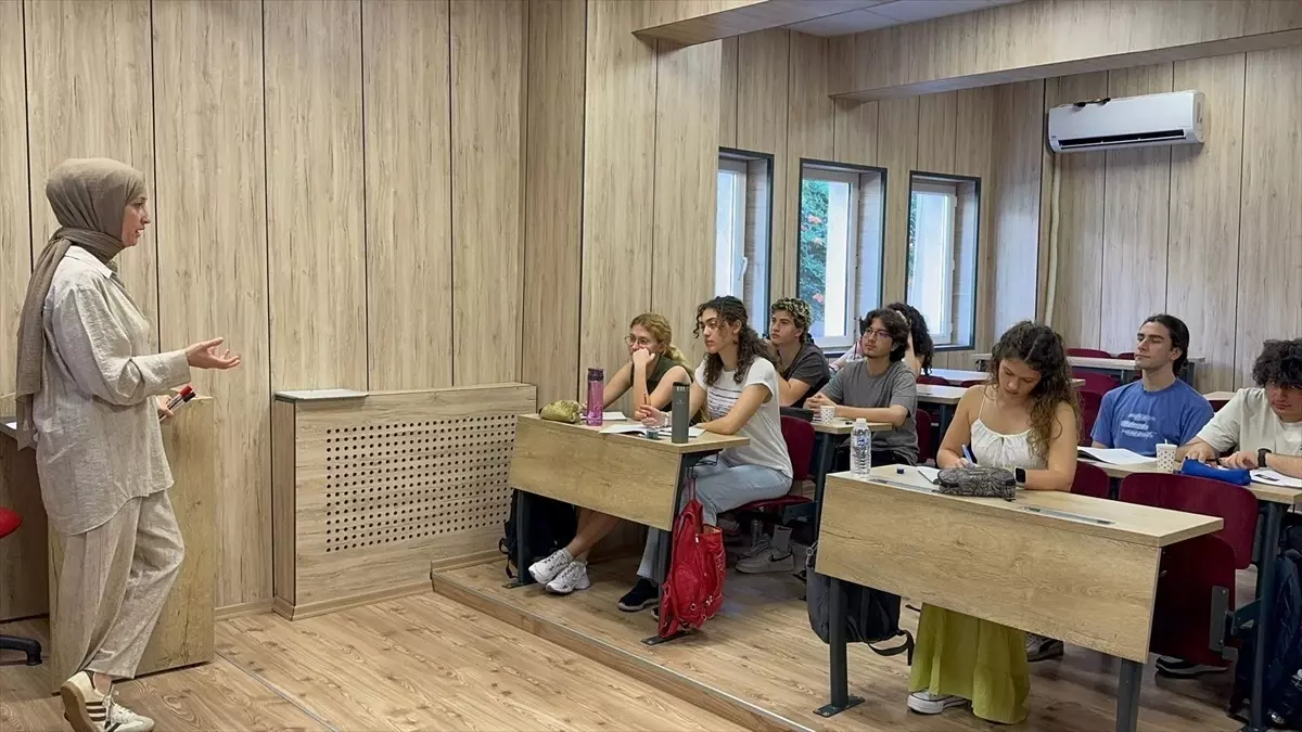 İstanbul'da Yaz Dönemi Destekleme ve Yetiştirme Kursları Başladı
