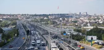 İstanbul'da haftanın dördüncü iş gününde trafik yoğunluğu yaşanıyor