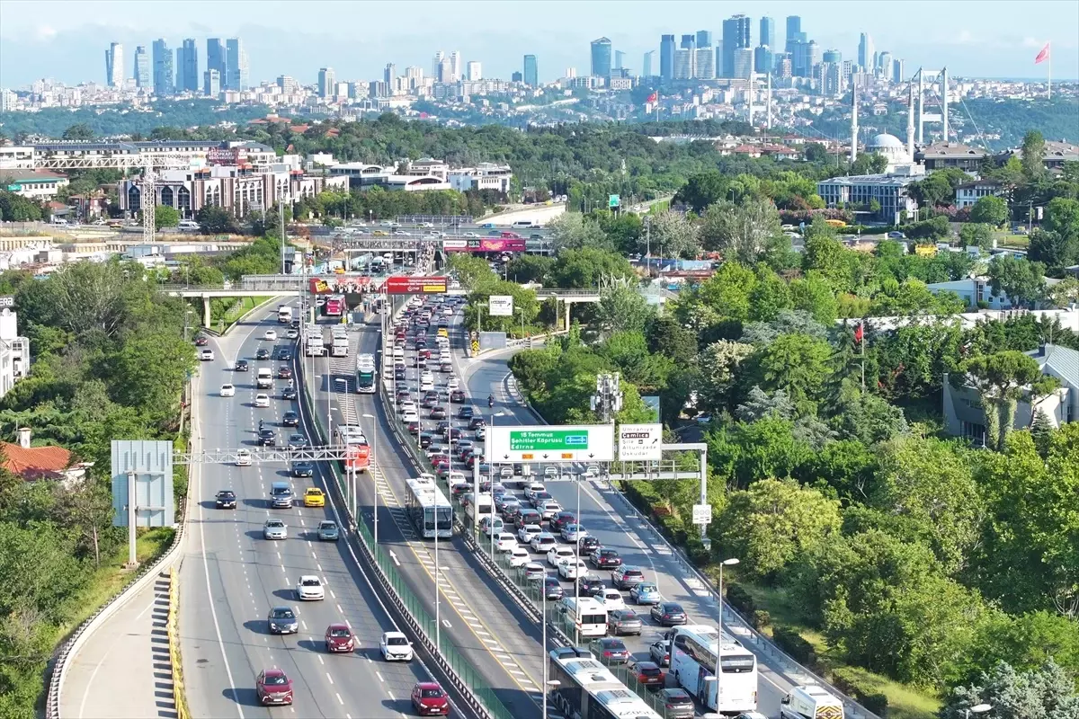 İstanbul'da Kurban Bayramı Sonrası Trafik ve Ulaşımda Yoğunluk