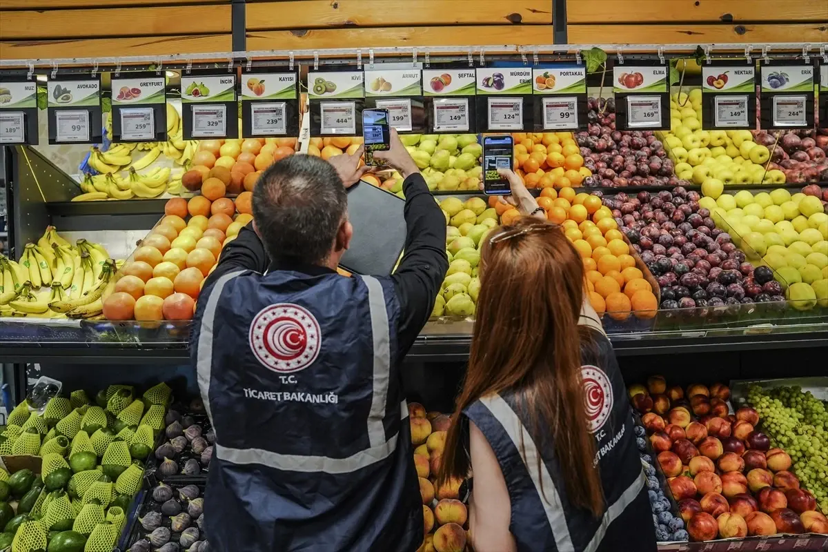 İstanbul&apos;da Haksız Fiyat Denetimleri: 12 Bin 178 İşletme İncelendi