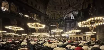 İstanbul'da Mevlit Kandili Coşkusu
