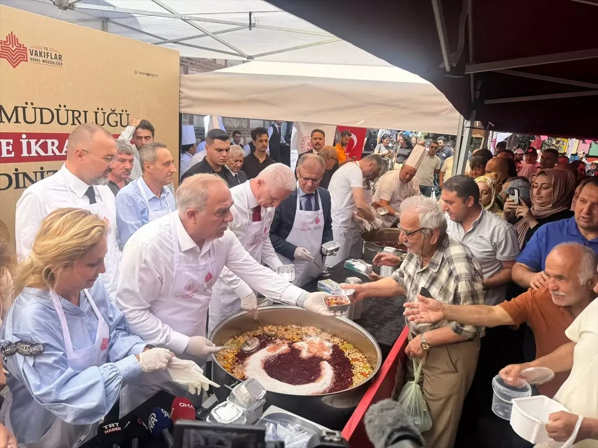 Mısır Çarşısı'nda 29. Geleneksel Aşure Festivali Düzenlendi