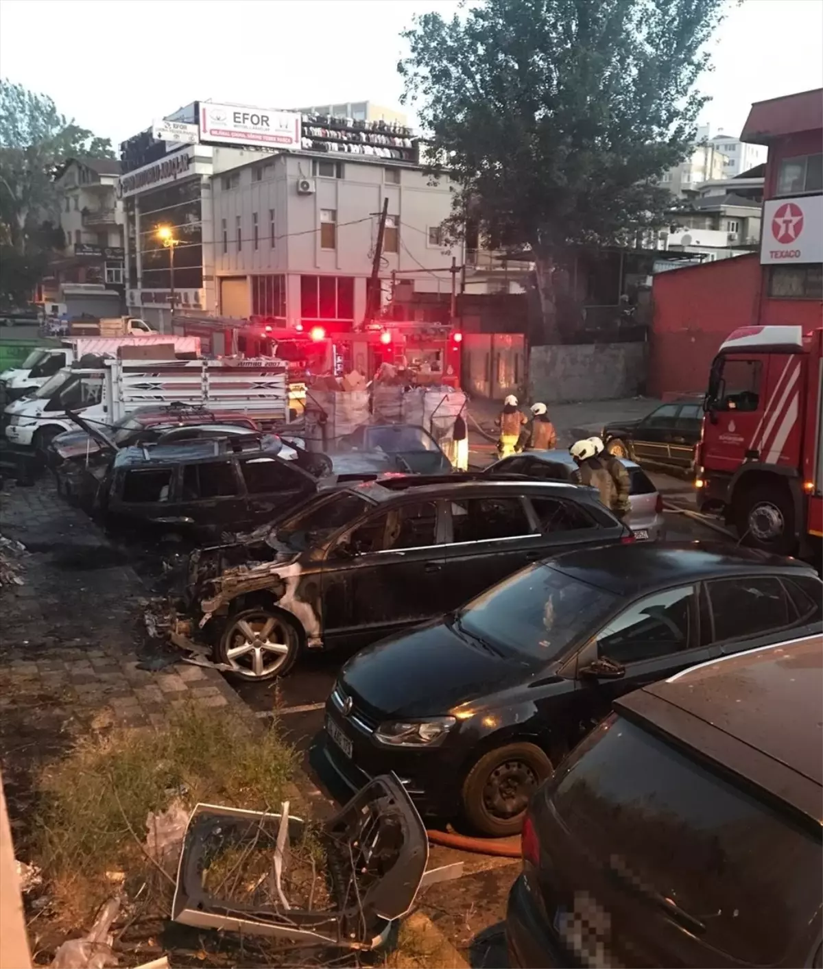 Ataşehir'de 10 Araç Kundaklandı, 2 Şüpheli Adliyeye Sevk Edildi