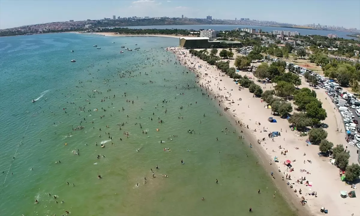 İstanbullular Sıcak Havanın Etkisiyle Sahillere Akın Etti