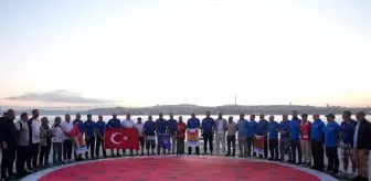 Yüzücülerden Gazze'ye Destek Yüzme Etkinliği