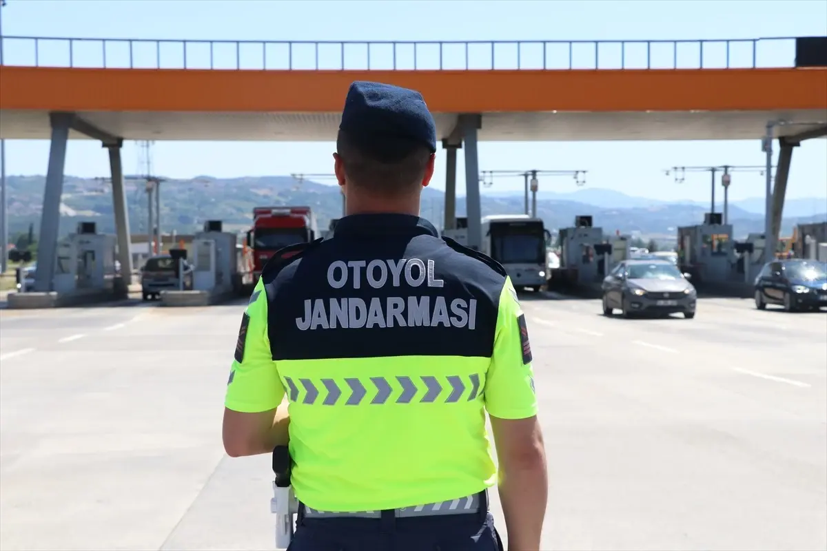 Kurban Bayramı Tatili Nedeniyle İstanbul-İzmir Otoyolu'nda Yoğunluk