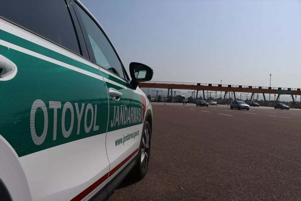 İstanbul-İzmir Otoyolu ve Osmangazi Köprüsü'nde Dönüş Yoğunluğu