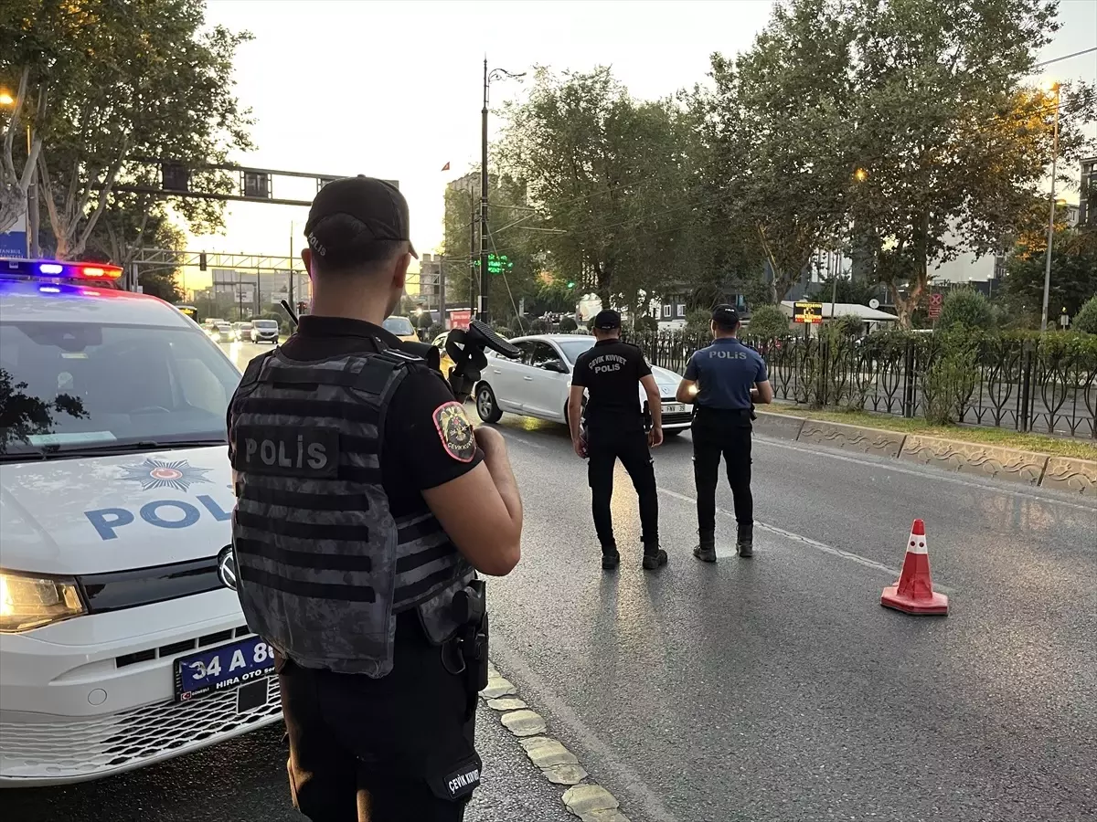 İstanbul'da Helikopter Destekli Huzur Uygulaması Yapıldı