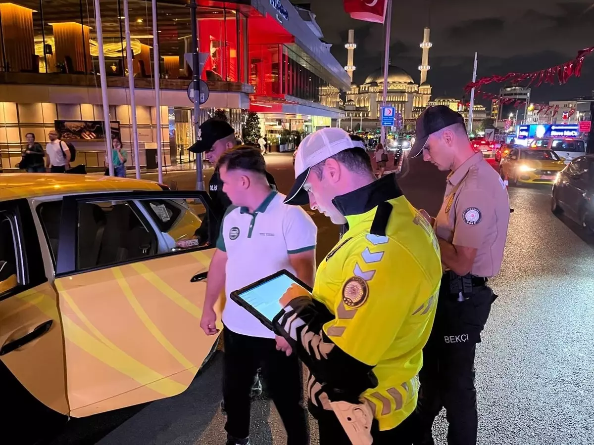 İstanbul'da Huzur Uygulaması: Polis Ekipleri Denetimlerde Bulundu