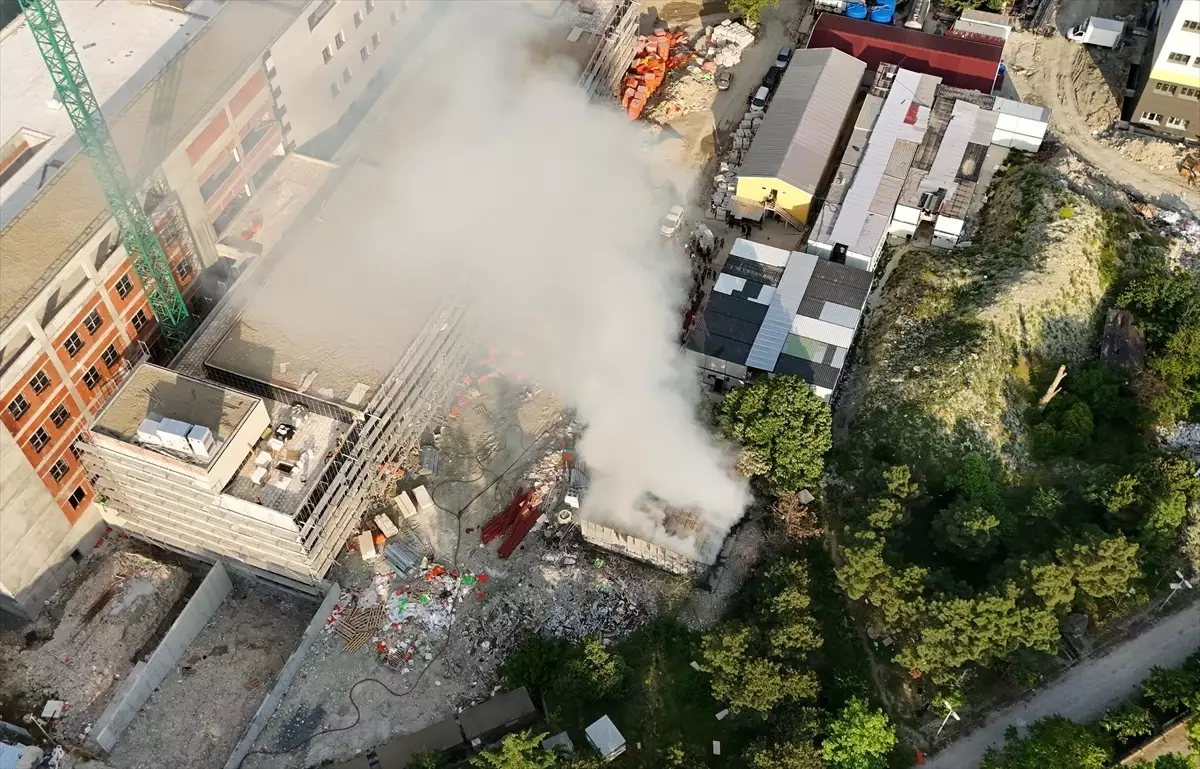 İstanbul Üniversitesi-Cerrahpaşa'da Depo Yangını