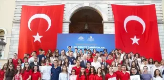 İstanbul'da LGS Birincileri Ödüllendirildi