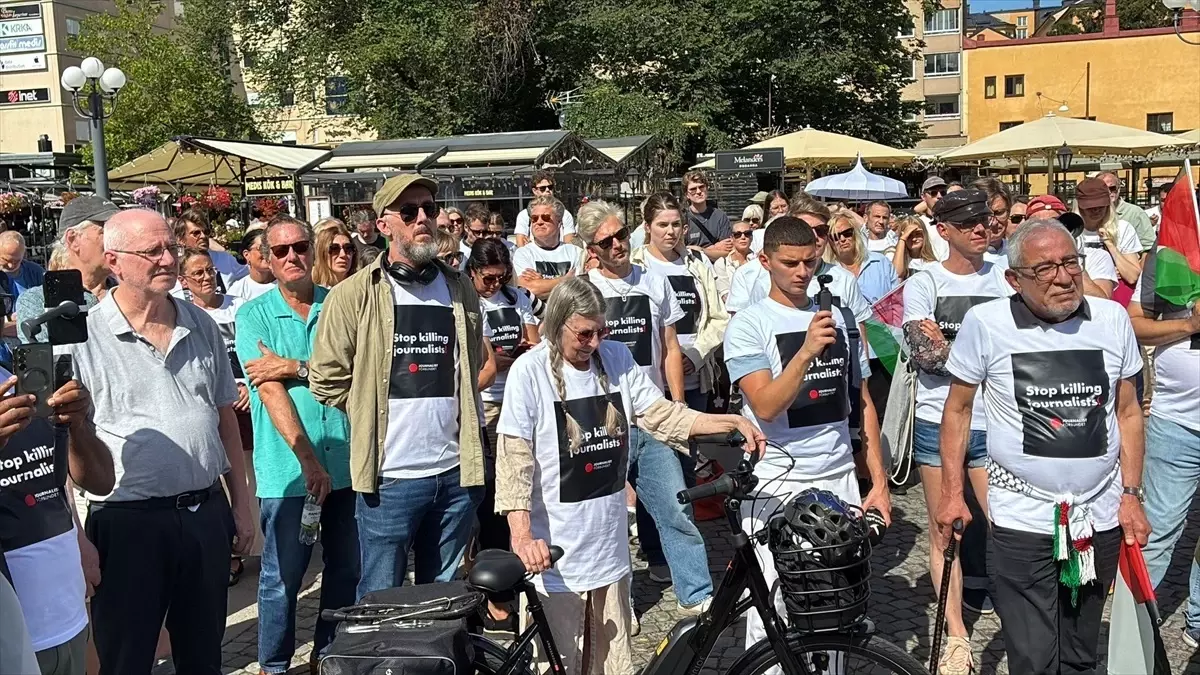 İsveç'te Gazeteciler, Gazze'deki Meslektaşlarını Protesto Etti