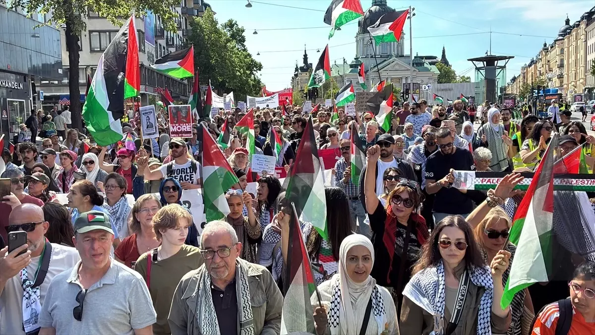 Greta Thunberg, İsveç'te Filistin İçin Gösteri Düzenledi