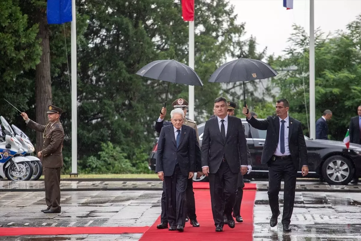 İtalya Cumhurbaşkanı Mattarella, Batı Balkanlar'ın AB'ye Katılım Sürecinin Hızlandırılmasını Vurguladı