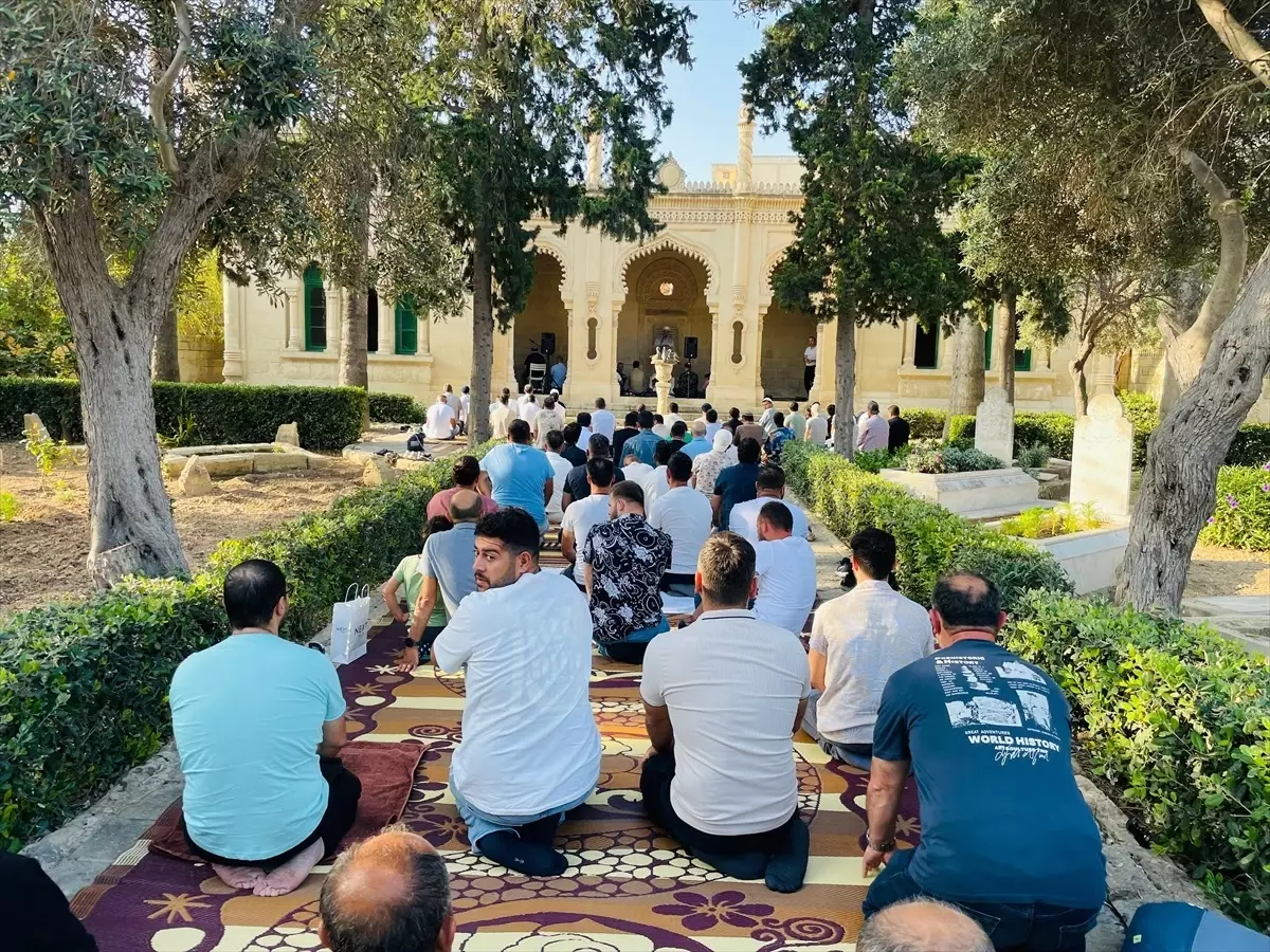 İtalya ve Malta'da Kurban Bayramı namazı kılındı