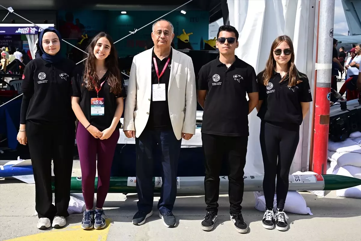 İTÜ PARS Roket Grubu, TEKNOFEST'te Hibrit Roket Motorlarını Tanıttı
