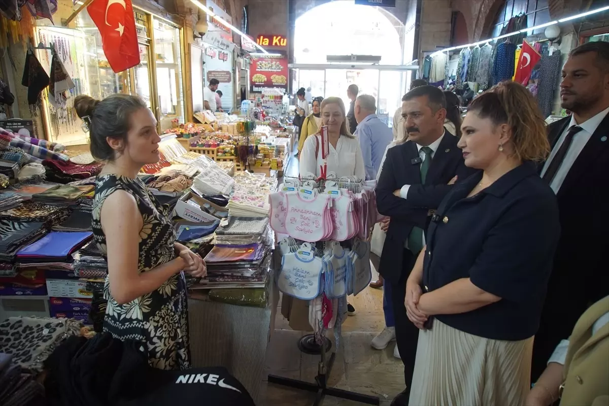 İYİ Parti Heyeti Edirne'de Esnafı Ziyaret Etti