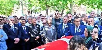 İYİ Parti Genel Başkanı Dervişoğlu, Ulvi Batu'nun Cenaze Törenine Katıldı