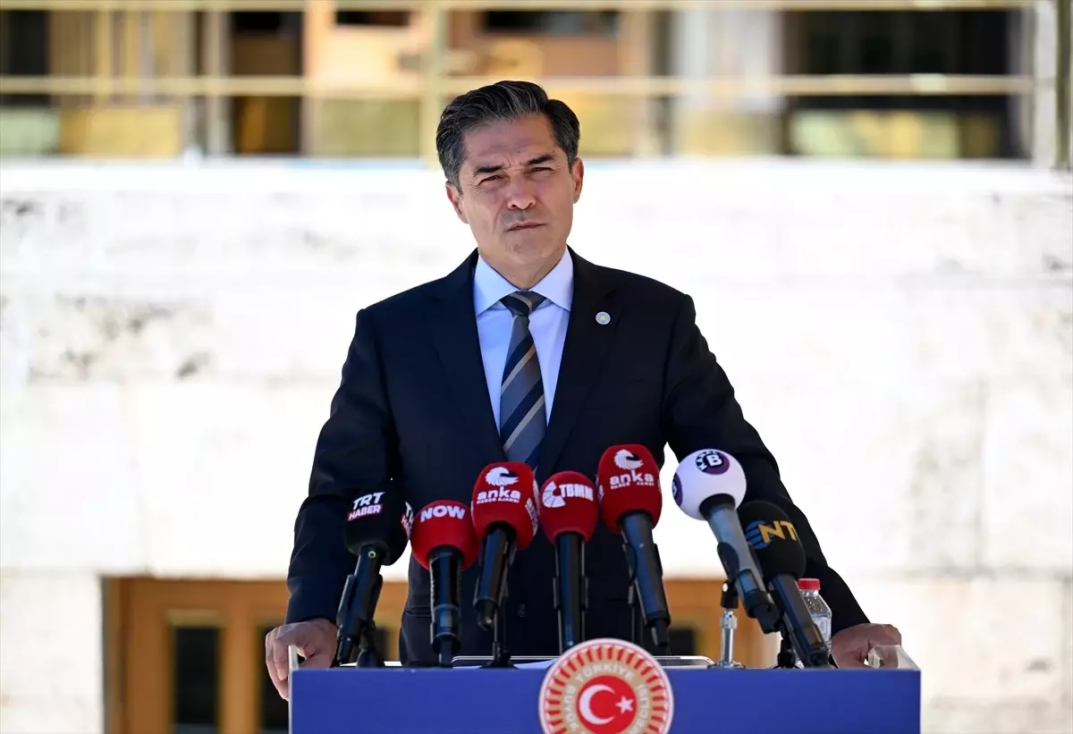İYİ Parti'den Memur Aylıklarına Tepki: 'Hayal Kırıklığı'